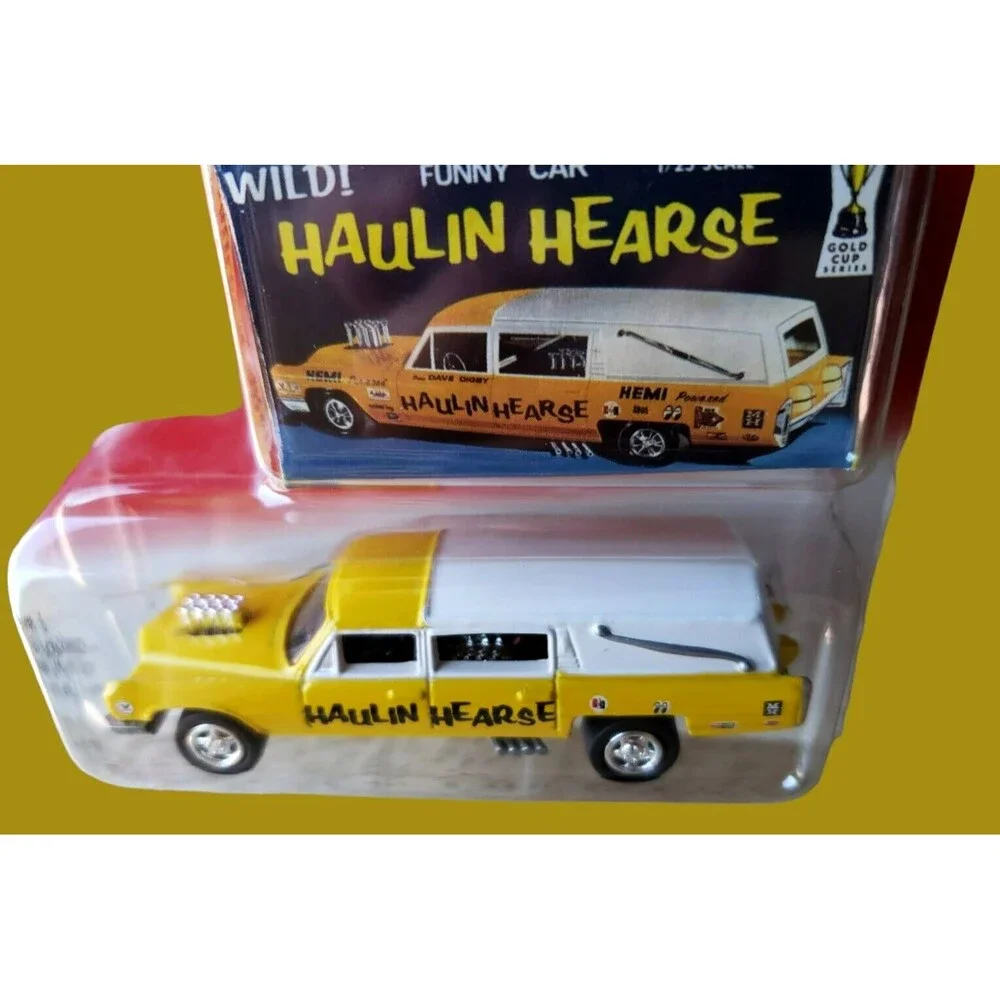 2001 Johnny lightning WILD! HAULING HEARSE Yellow CLASSIC PLASTIC Funny Car 1:64